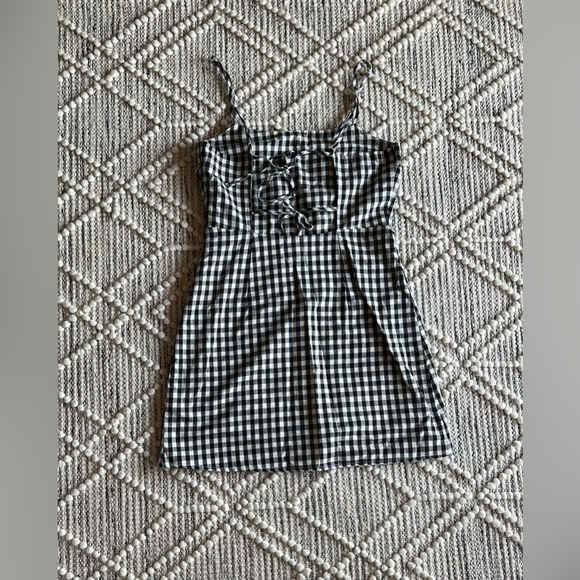 🌱Lulu’s Checkered Mini Dress - Picture 2 of 3